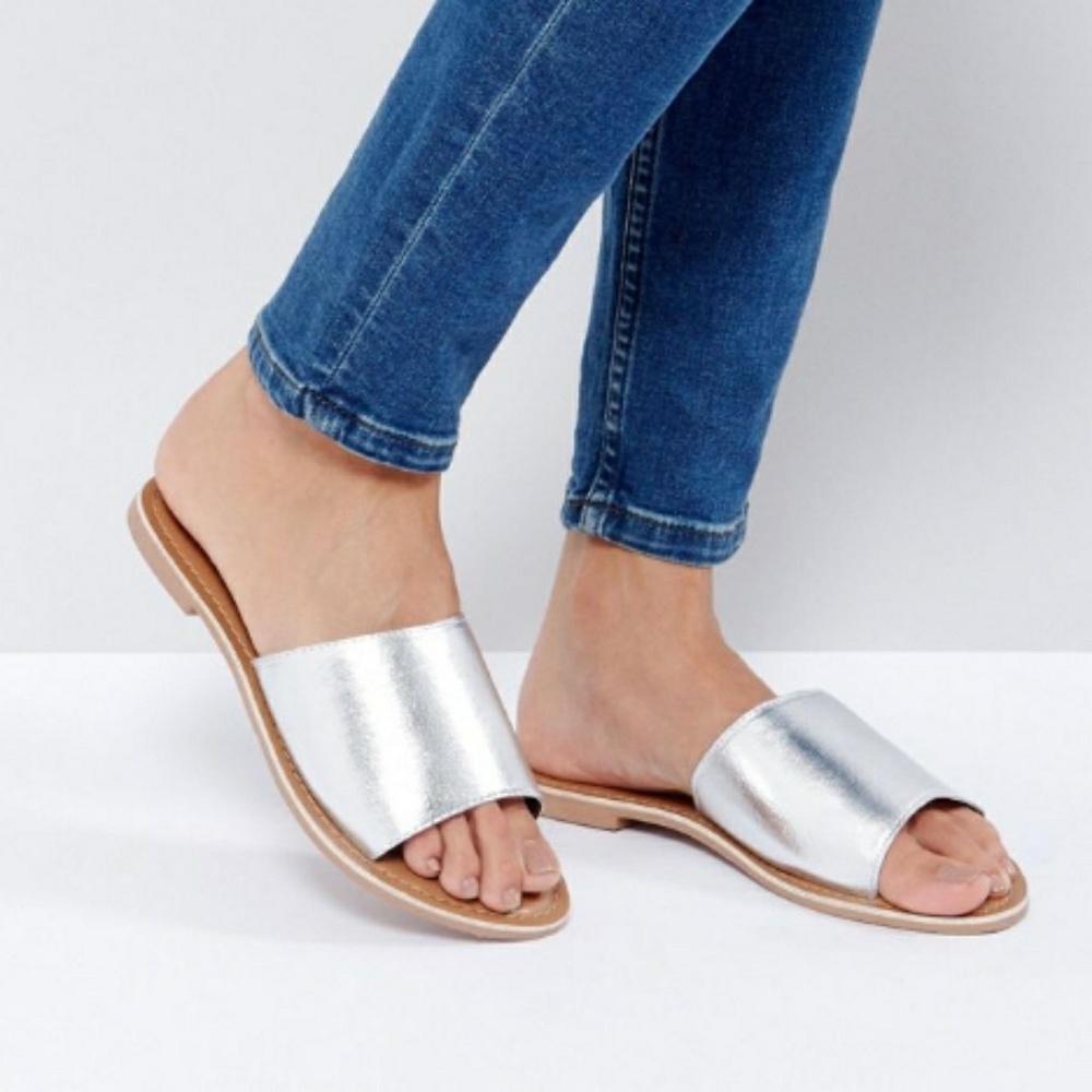 NWOT New Look Leather Flat Mule